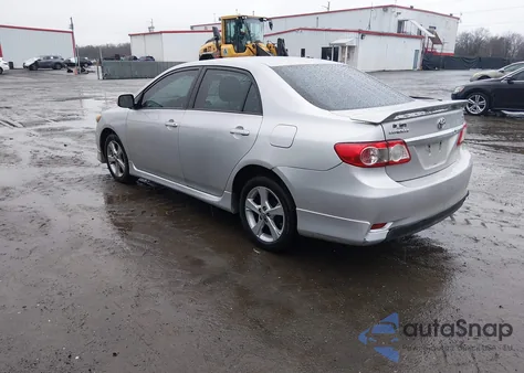 2011 Toyota Corolla S z USA, uszkodzony, nr VIN 2T1BU4EE6BC653773